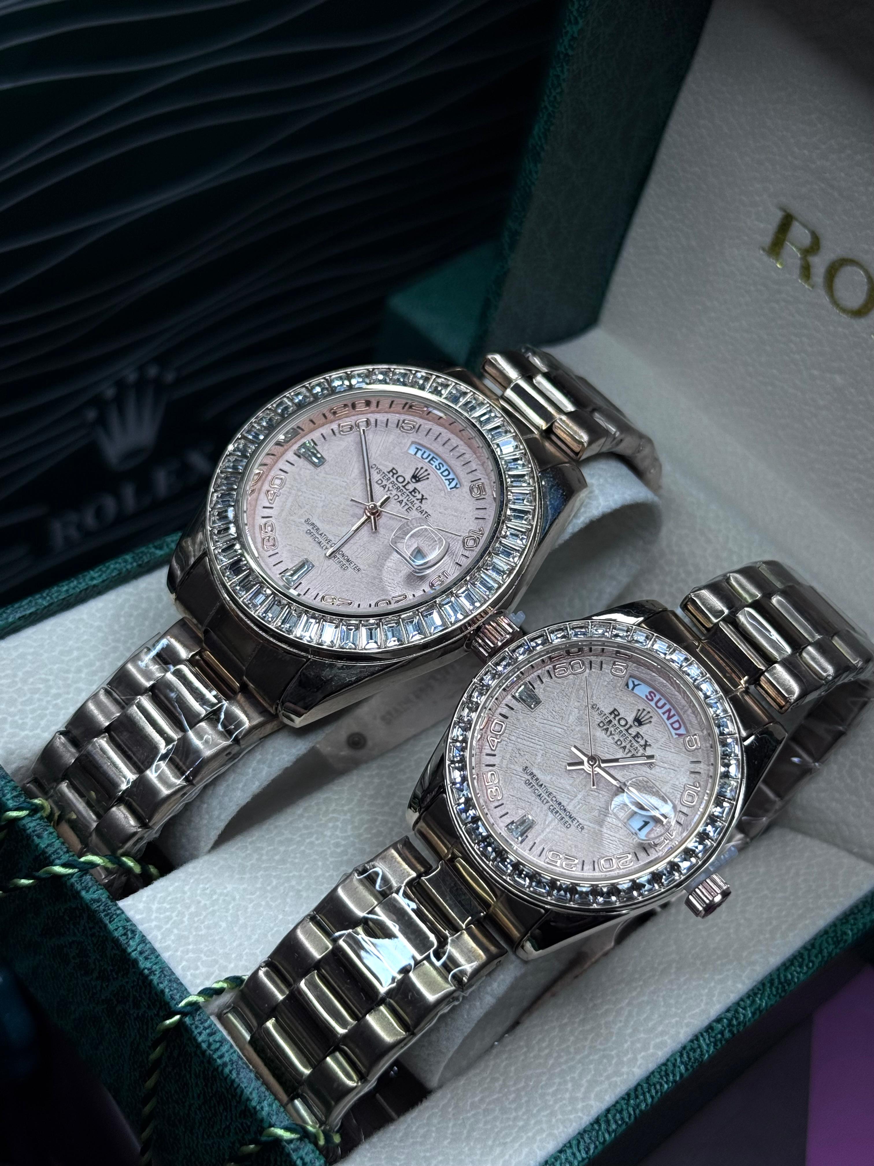 👉 Reloj Elegante en Pareja – Acero con Detalles Premium
